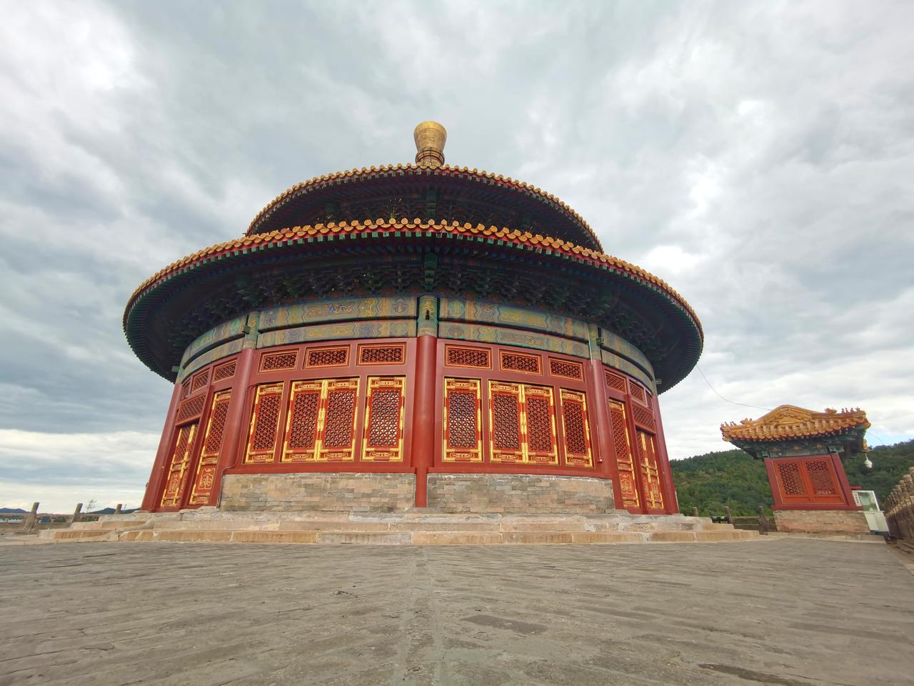 承德普乐寺，俗称“圆亭子”，属于来承德必看的皇家寺庙。为方便大家快速掌握欣赏重点