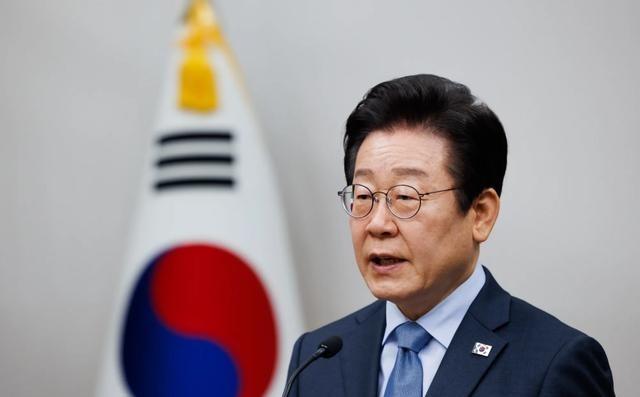 中日外交角斗愈演愈烈，韩国悄悄站队，叫停韩日联合演练
日本新首相高市早苗说台湾出