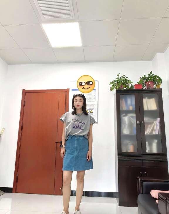 确实瘦了，不知道是因为游泳还是因为牙疼！