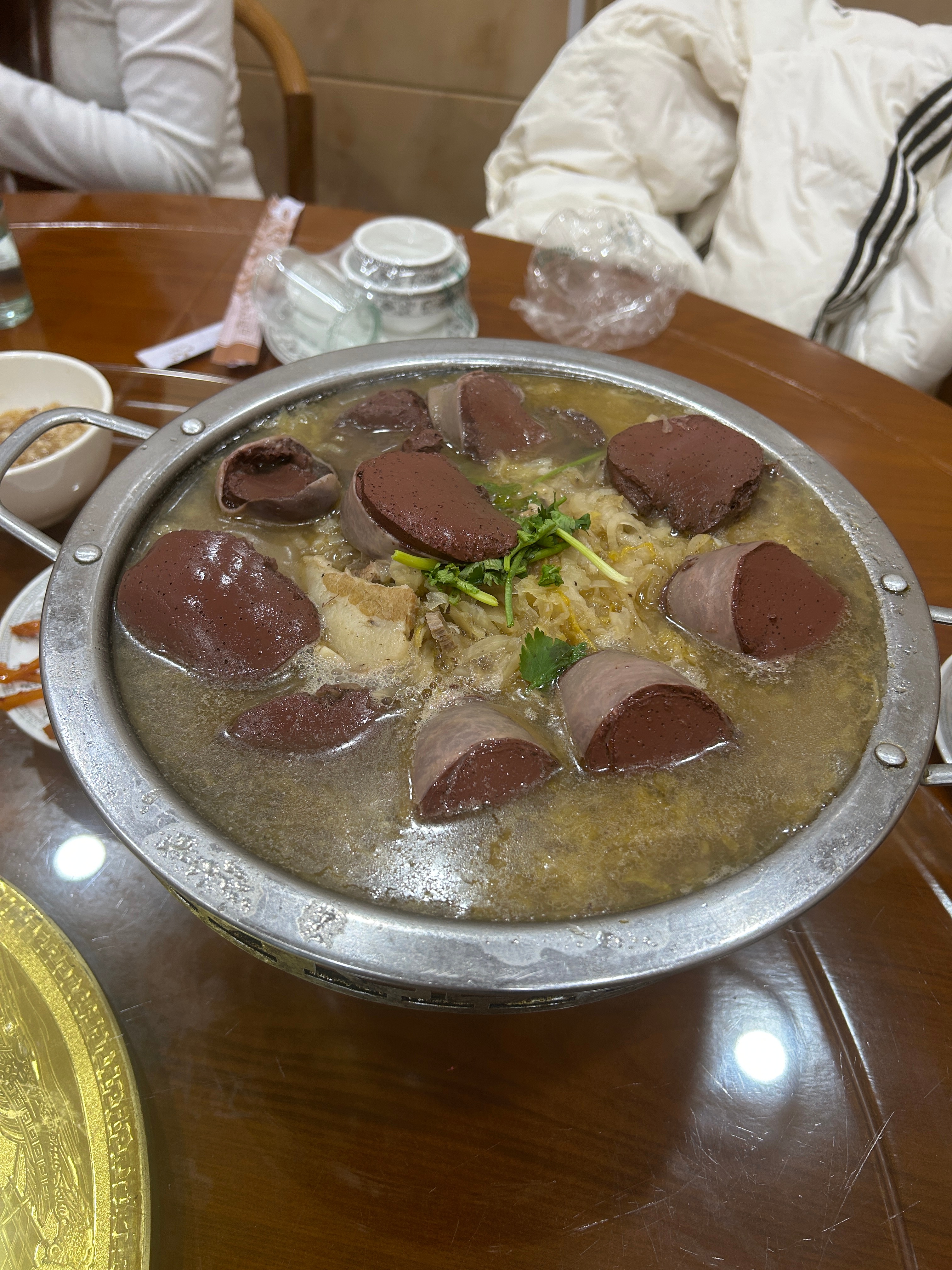 来东北不来塔河等于白来，来塔河不吃福满楼等于白来，所以，来东北必须吃福满楼，早上