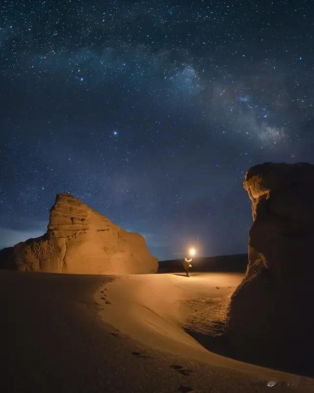 巴亚宛（大漠）
 
小序
 
人生起落，皆为；命途辗转，非系天意。心藏明灯，自破