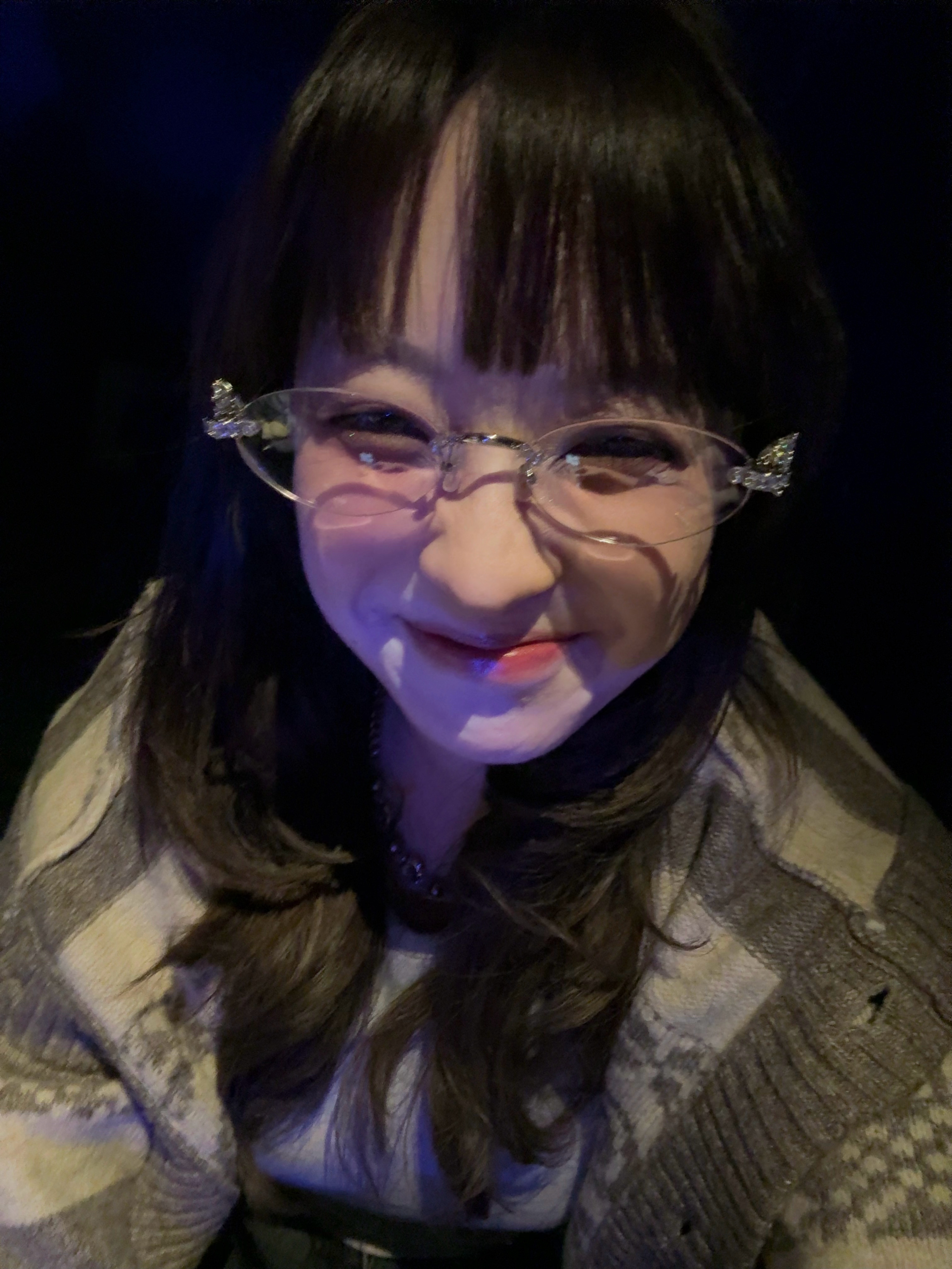 怎么回事笑容挂在脸上无法消失剧情是儿童剧坏坏的小妖怪们但怎么又混入如此多攒劲片段