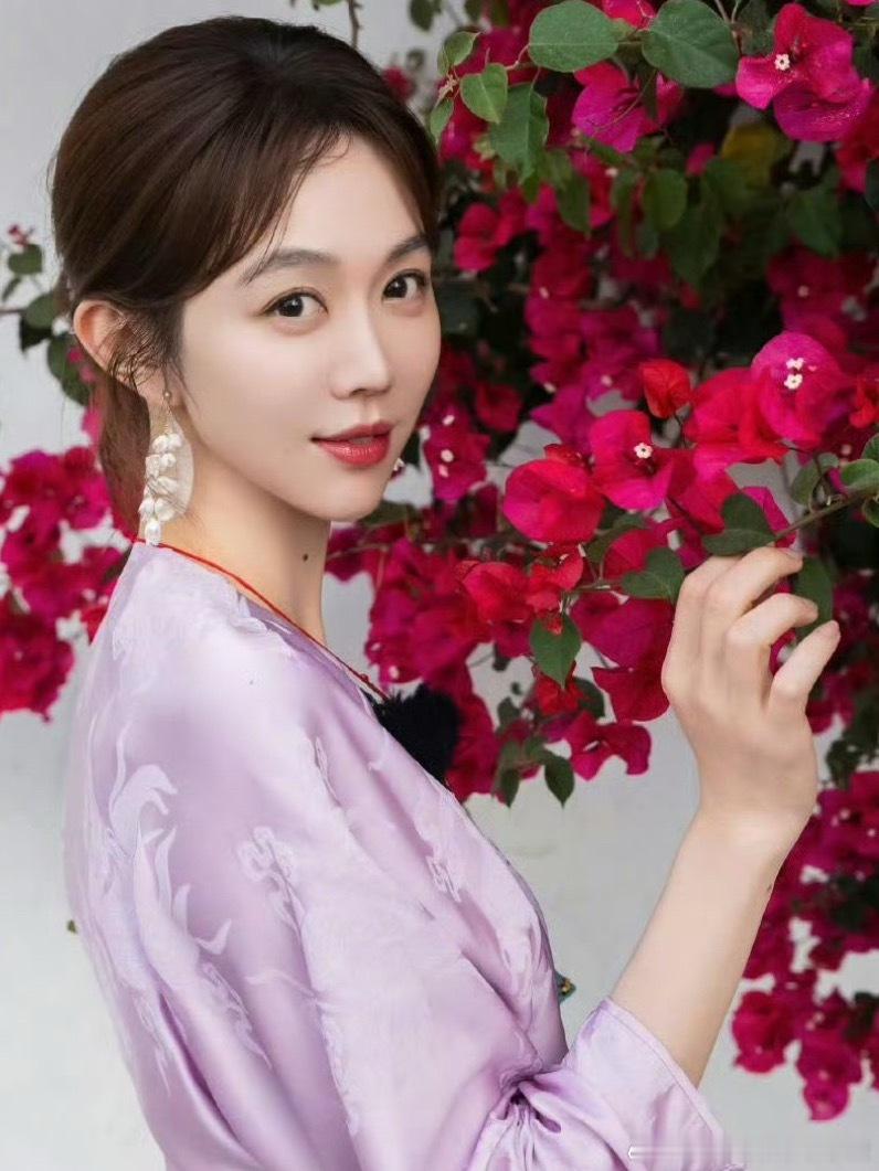 花儿与少年8的阵容吴君如、袁咏仪、海清、姜妍、宋威龙、王星越、周奇 