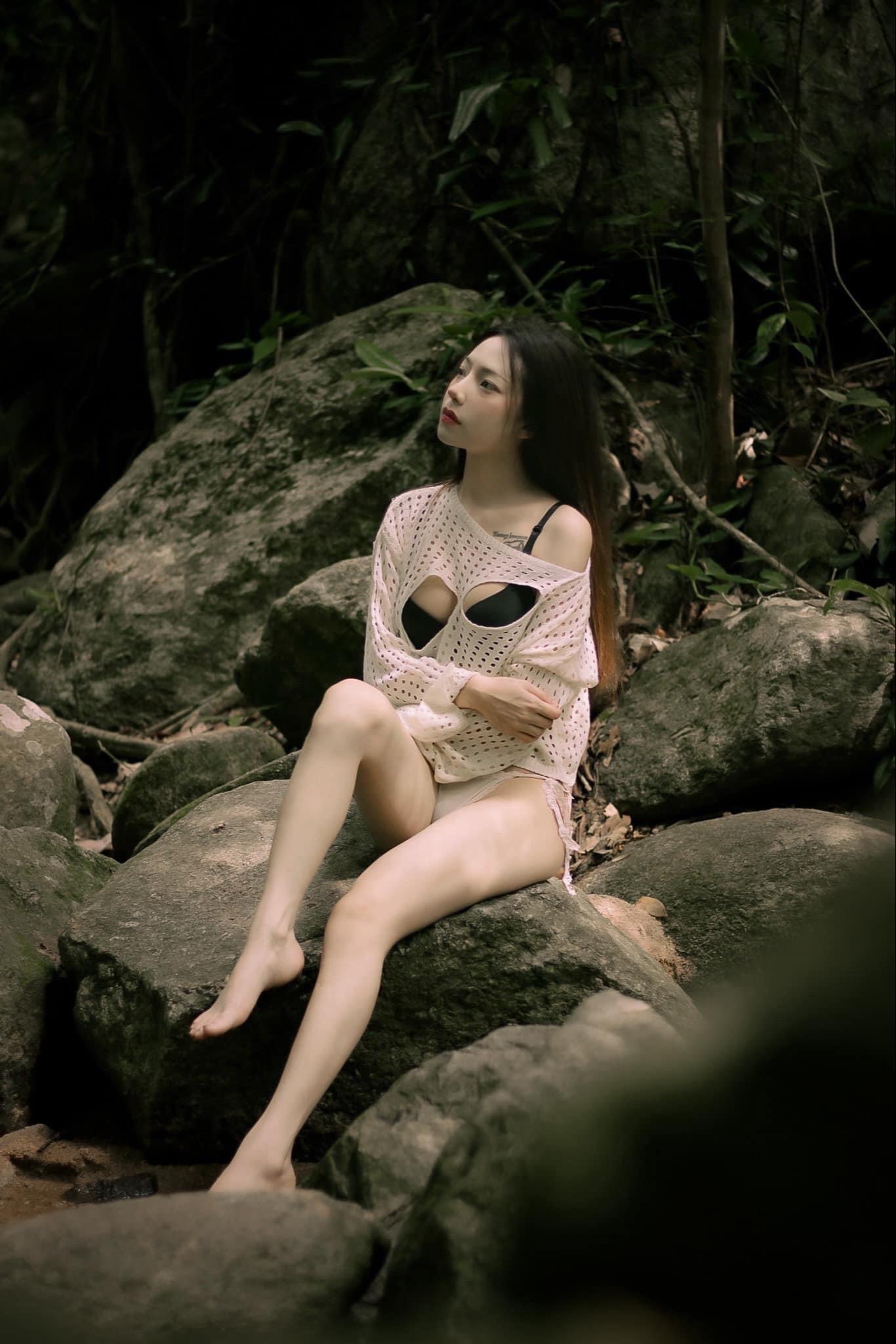 远离喧嚣，游离于山水之间，聆听大自然的声音，触摸岁月的痕迹，感受那份与...