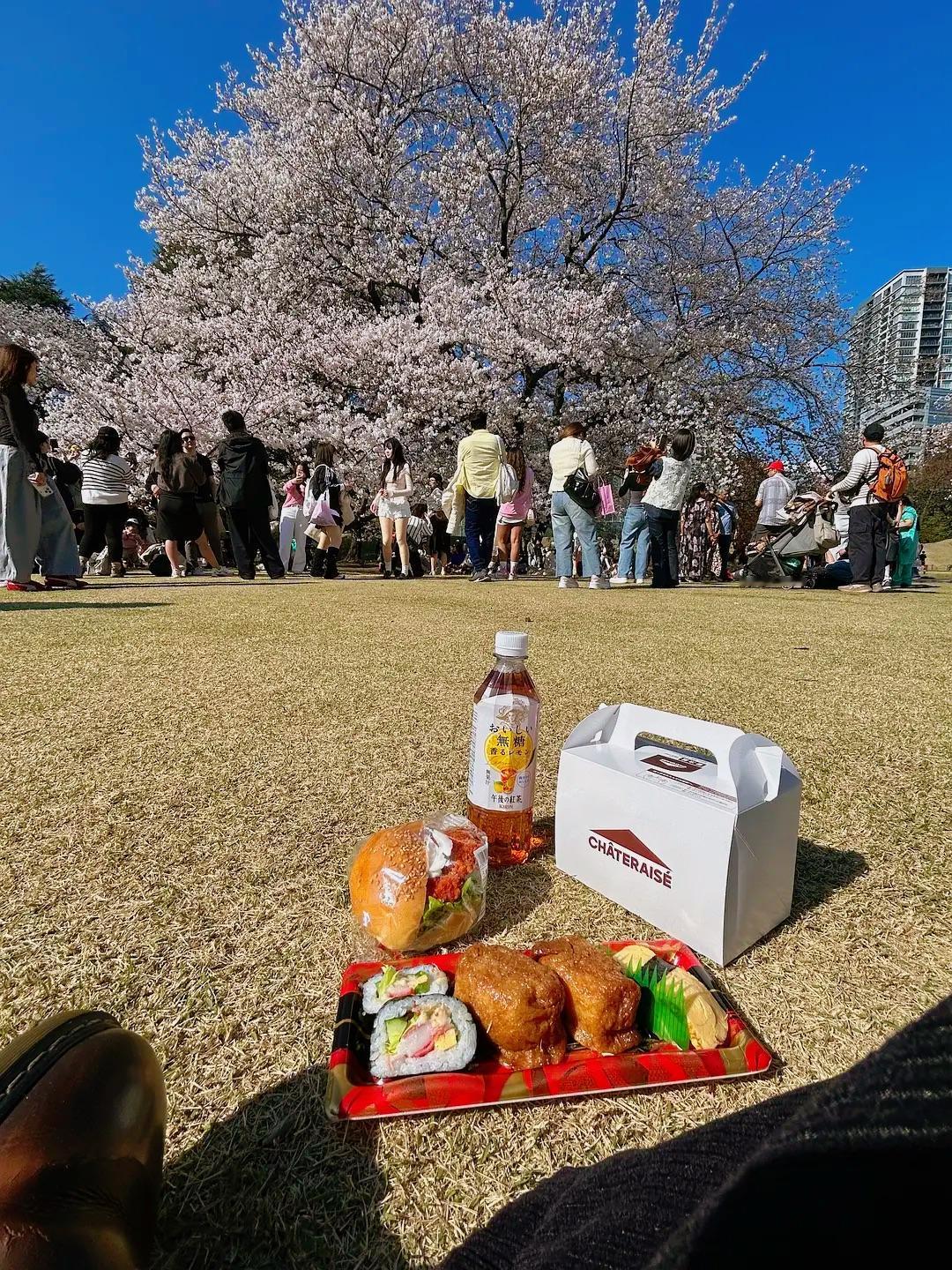 人最伤身体的9种作死行为：
 
1. 一大早就洗头洗澡；
2. 窝在沙发里久坐不