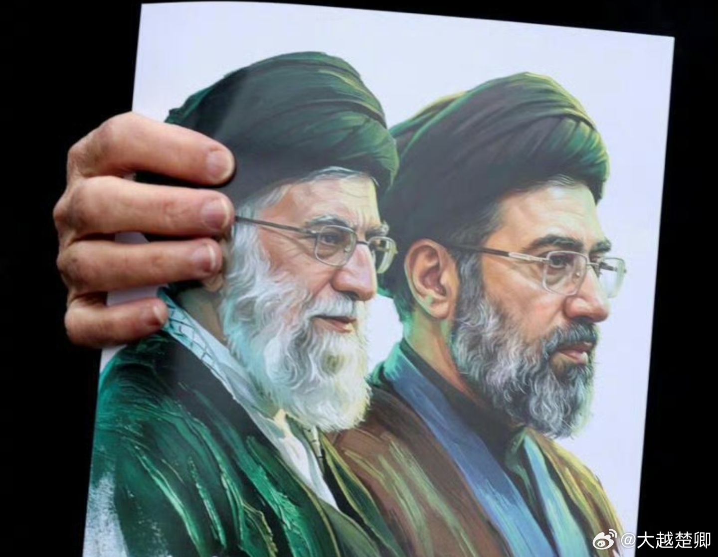 伊朗外交说，伊朗从未提过停火和谈判请求。 