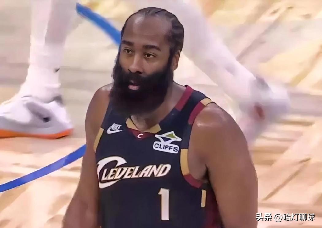 姜还是老的辣啊！！！同样是打了62场比赛！！！！
哈登：本赛季目前场均得到24.