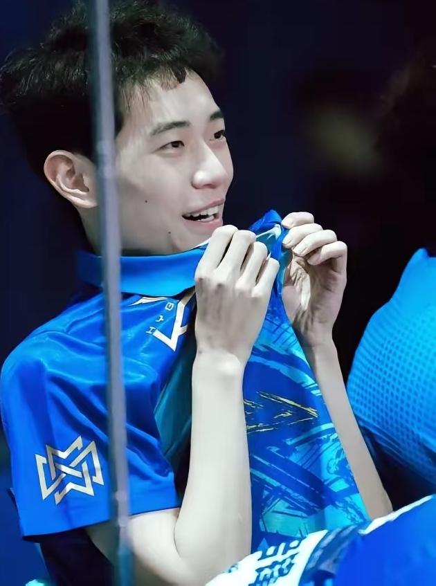 惊喜不断！国乒黑马陈俊崧再传捷报
刚刚，陈俊崧以3:2的比分击败日本小将滨田一辉