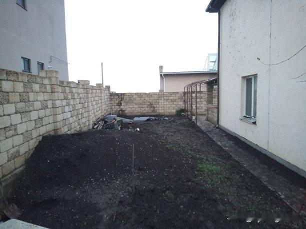 🇷🇺在俄罗斯顿河畔罗斯托夫一户人家的院子里发现了一枚失效的“风暴阴影/SCA