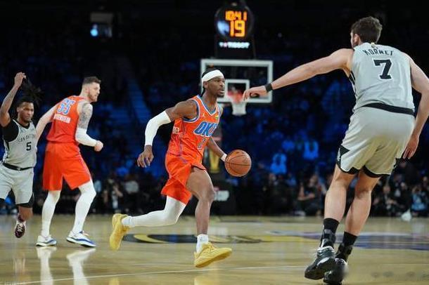 雷霆也没有大家想象的那么强大。今天首发全员凑齐，也没打过马刺。上赛季季后赛，经历