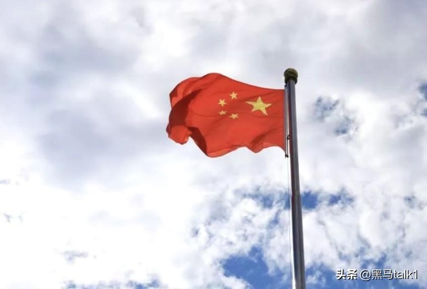 “你们中国人啊，就是太善良，太拿外国人当盘菜了！所以那些巴掌大的小国，才敢在你们