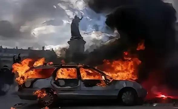 一直以为发达国家法国的每一位公民都很富有，直到这次法国国内爆发了持续的大规模示威
