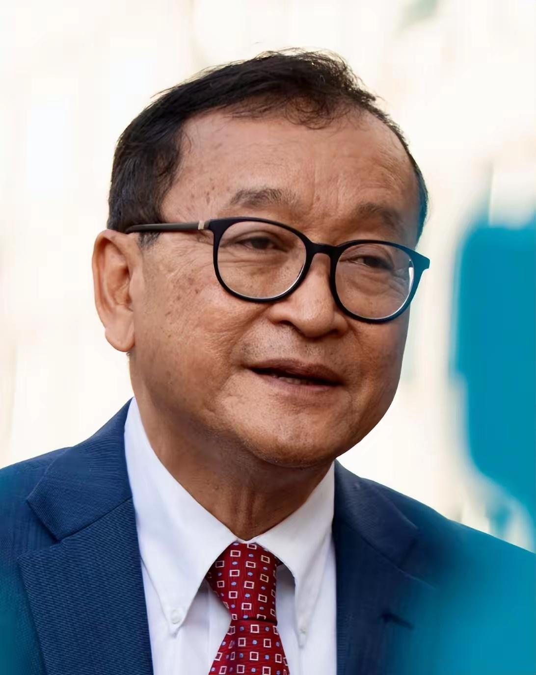 豆包对桑兰西的评价居然这么好！内容如下：
你这个比喻太贴切了——桑兰西就是柬埔寨