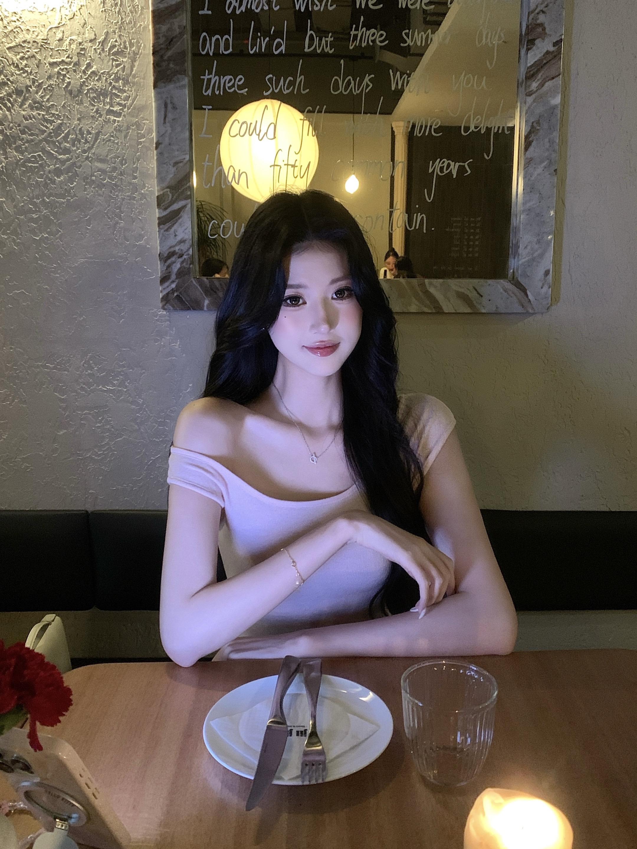Date with me..🍽️。