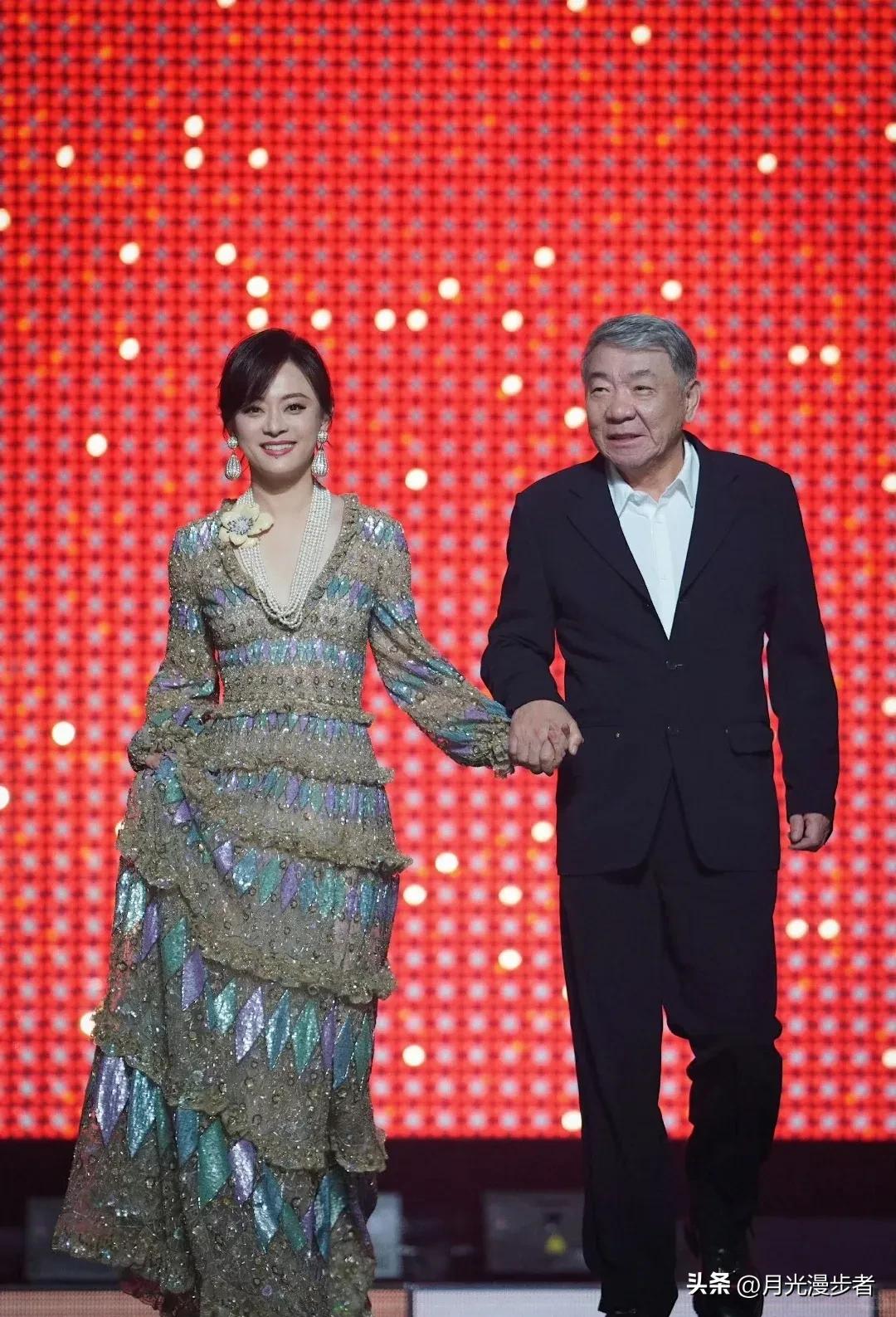 刚刚查了一下孙俪，
不查不知道，一查才明白
那些大导演为啥喜欢她，是因为她真的是