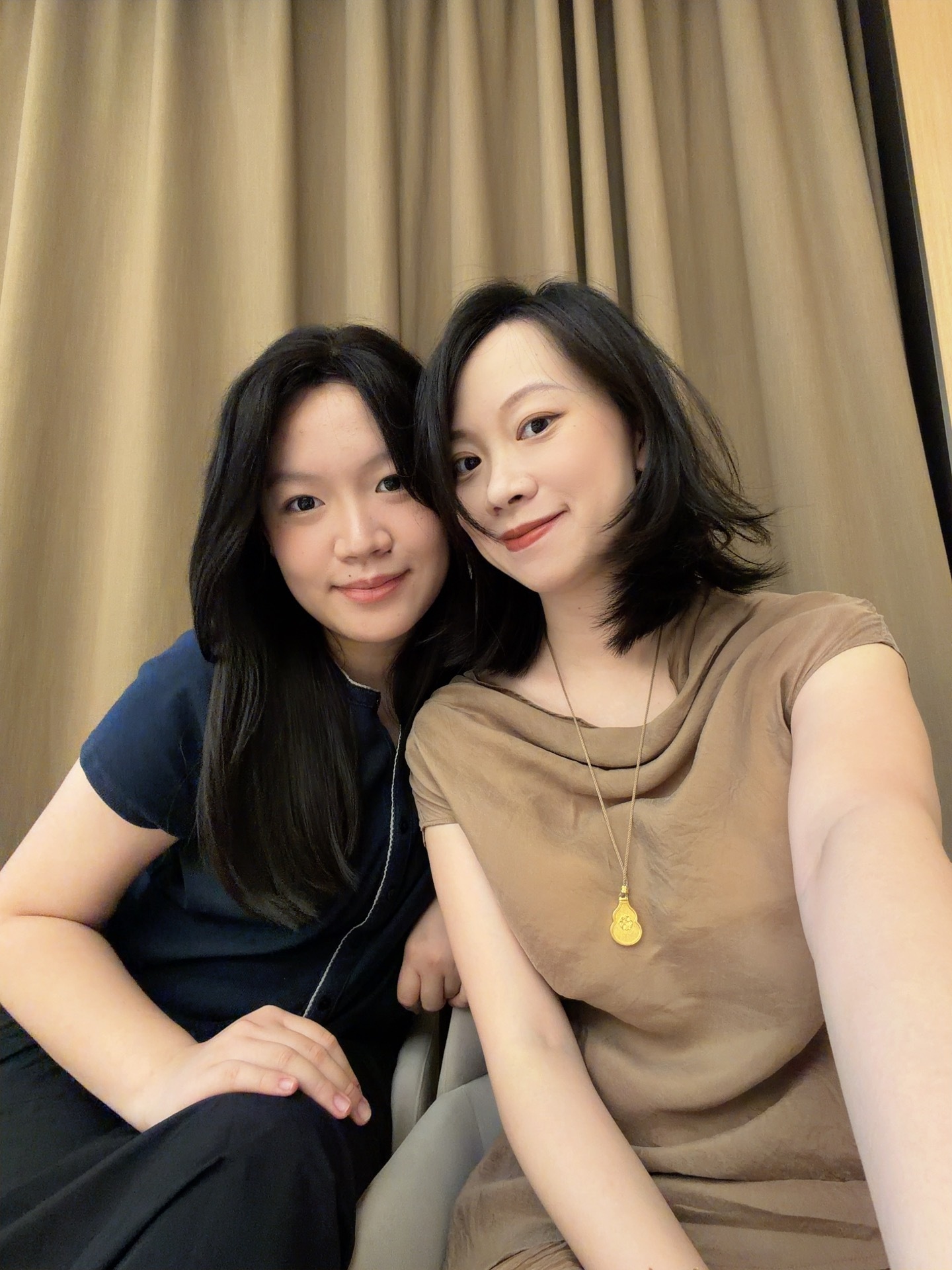 有个比我小12岁的亲妹妹是种什么样的感觉呢？就是立秋会吵着让我给她买秋天的第一杯