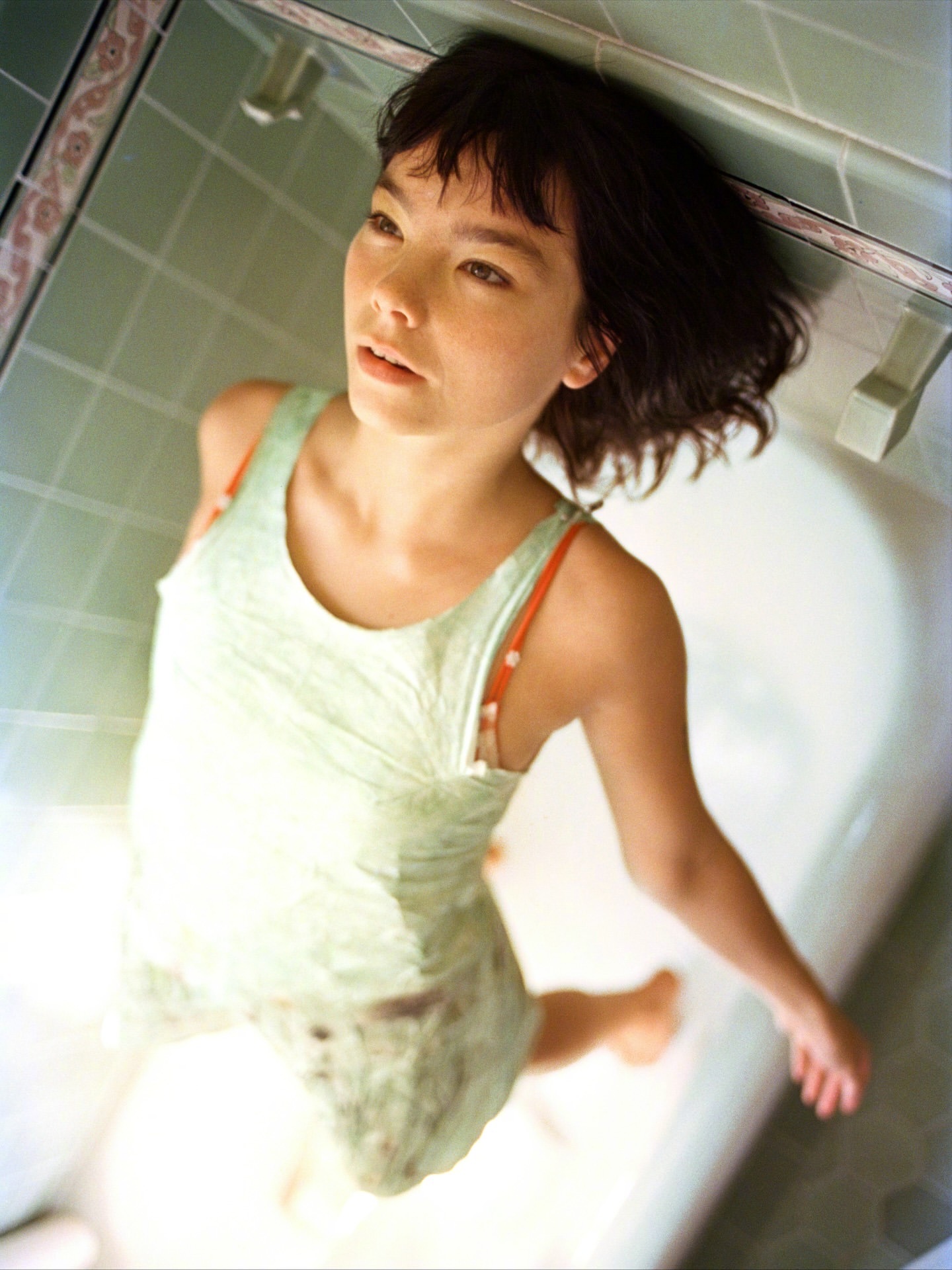 迎来60岁生日的冰岛巨星Björk。她1965年11月21日，出生于冰岛首都雷克