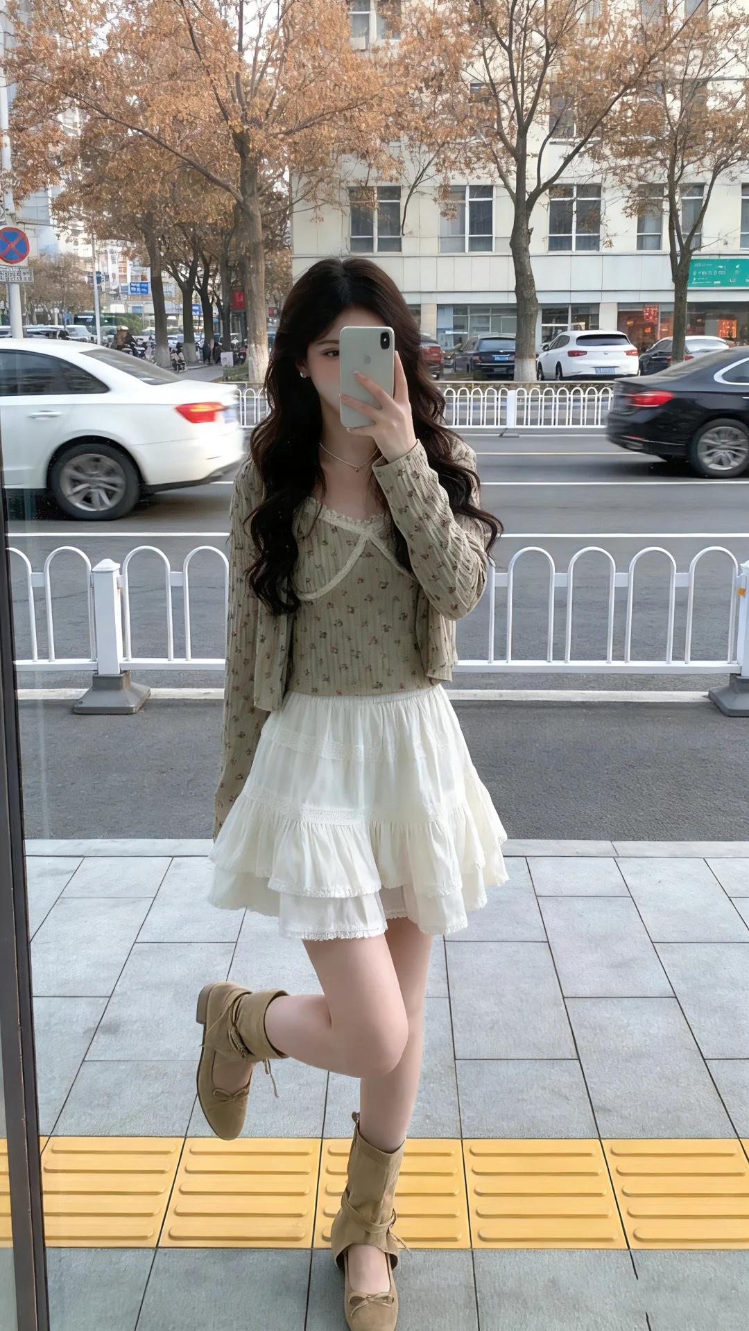 分享美女穿搭服饰