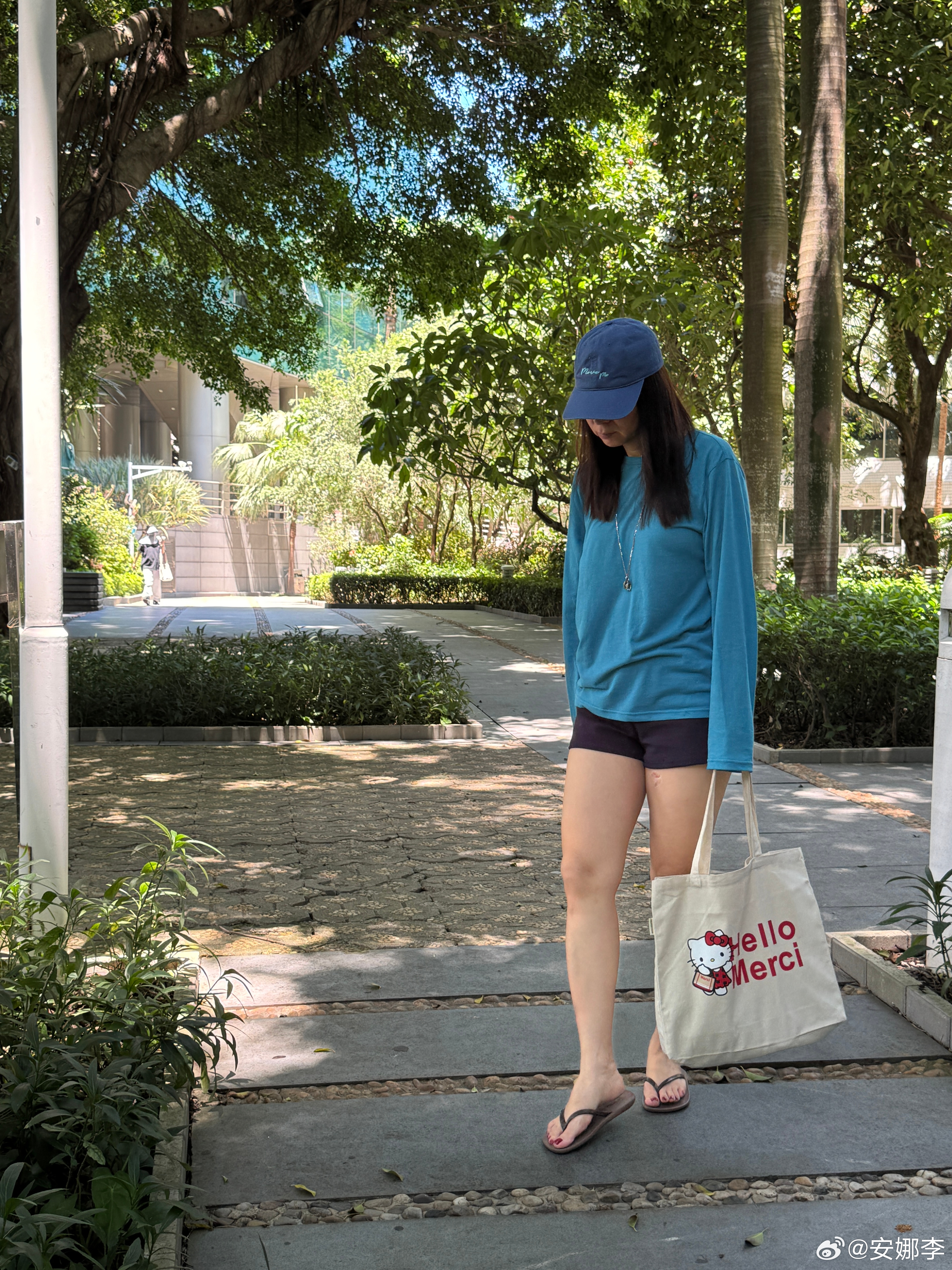 深圳热到，今天一天我洗了三次澡~这个月赚的钱都交电费了 