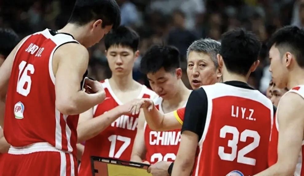 中国男篮热身赛，连新西兰非主力球队也能输，虽然经过三波两折，但还是77比84败下