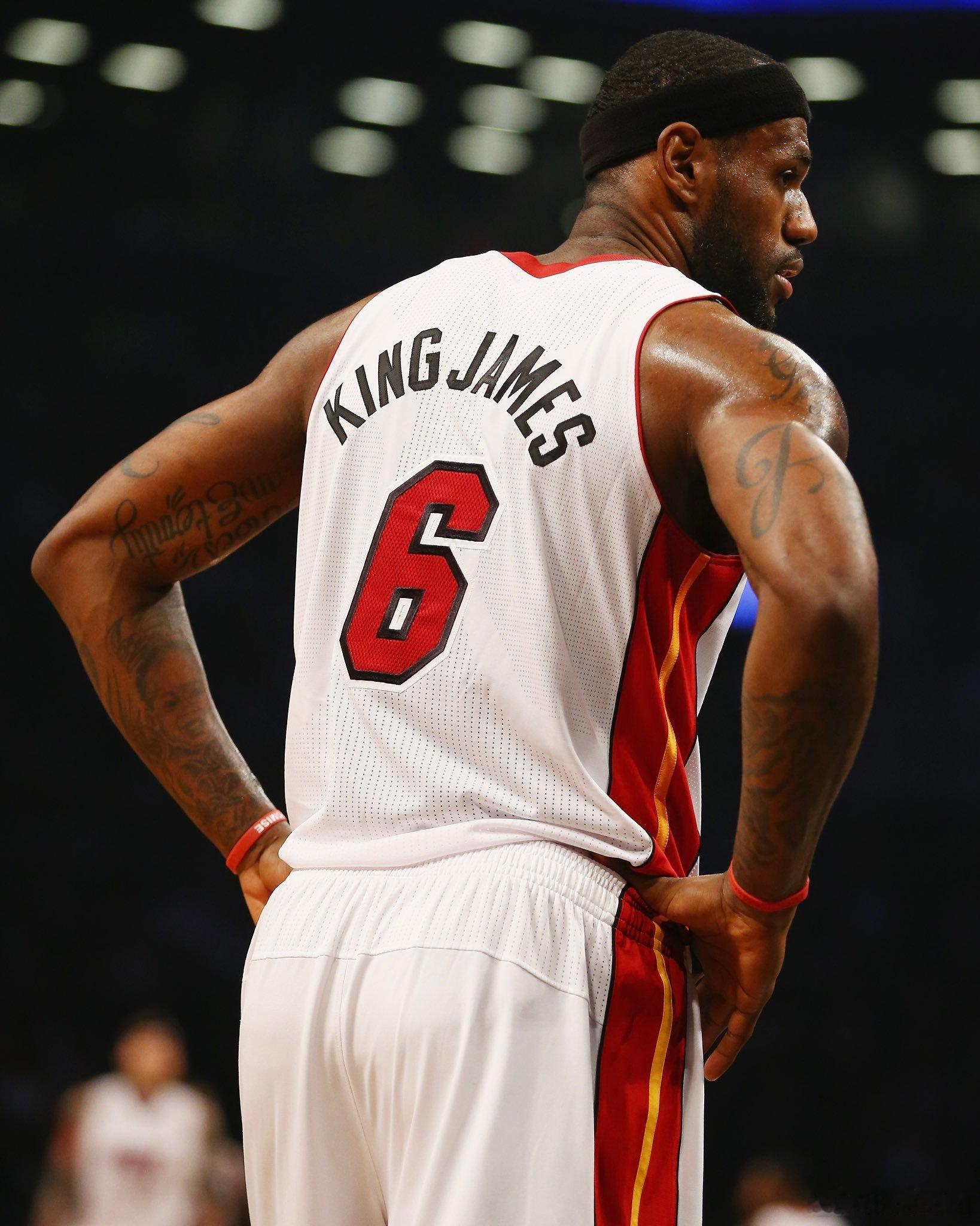 🏀媒体发问：国王詹姆斯是不是NBA历史上最棒的绰号？08月17日讯 Overt