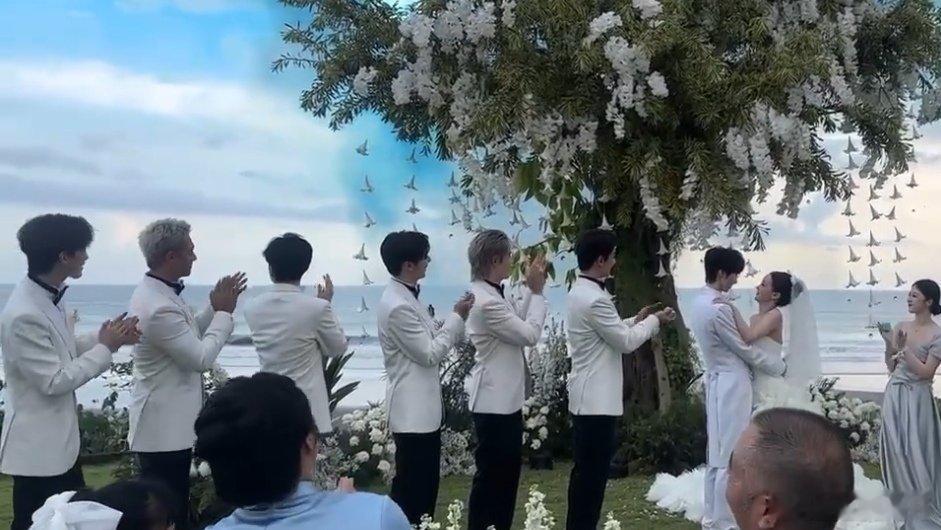 赵磊婚礼伴郎团  赵磊婚礼伴郎团都是熟人！！！夏之光、彭楚粤、伍嘉成、郭子凡、焉
