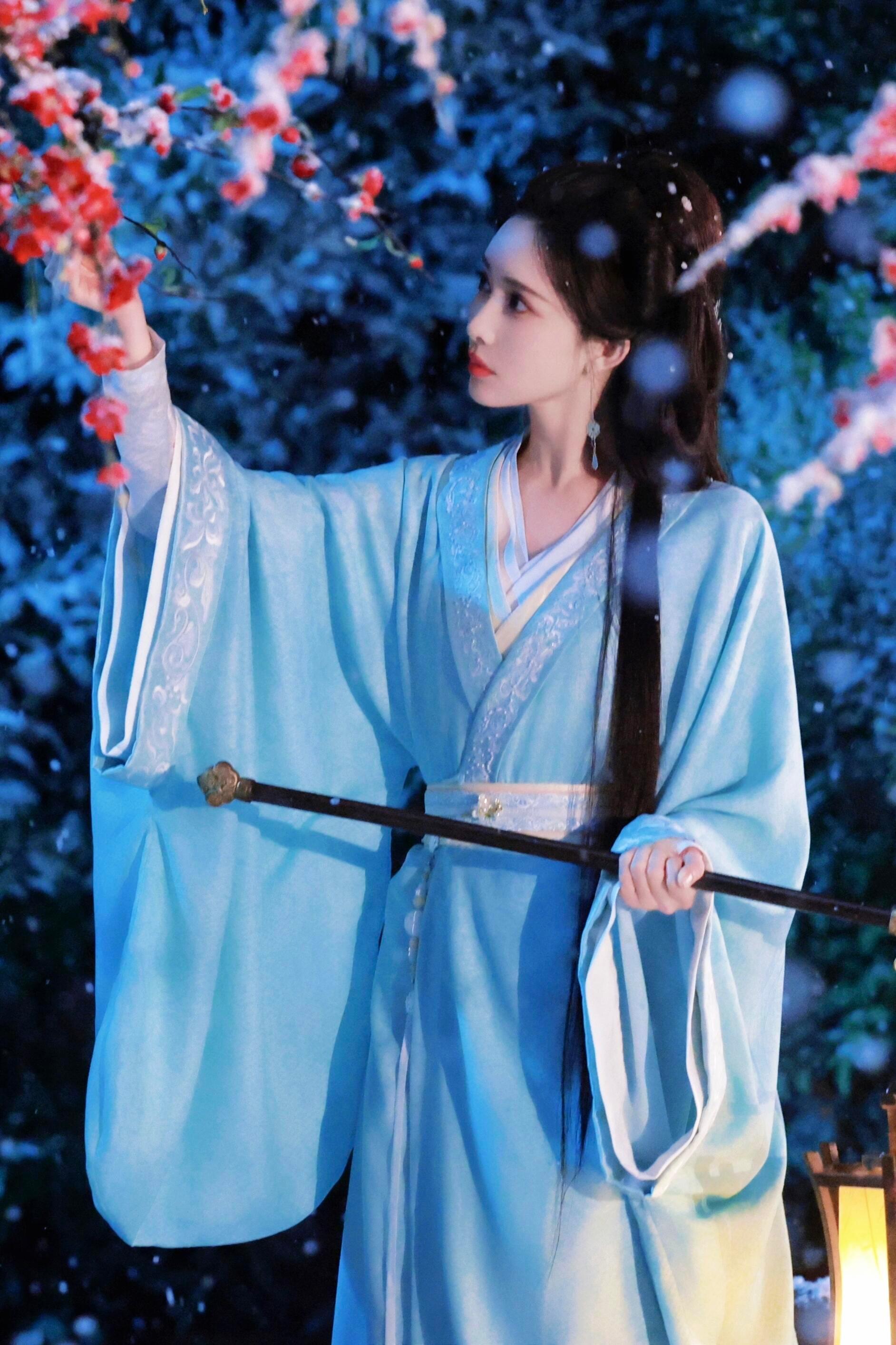 孟子义为了百花杀卷成什么样了孟子义剧宣自己卷自己这个孟子义的大方程度恐怖如斯！别