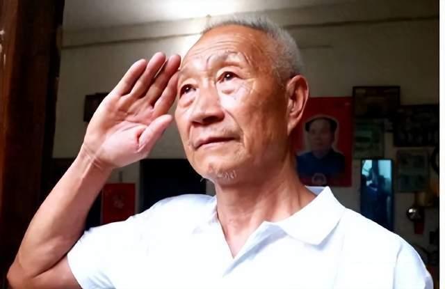 1979年，江西63岁老农为证红军身份，最高检门口蹲守3天，拦车求助唱起43年前