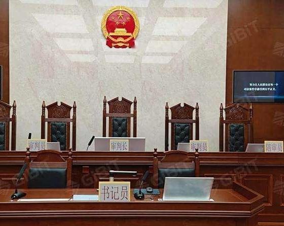 被老板性侵的崔某某，她高调底气有人说是她的老公，也有人说是法律？
崔某某是天津某