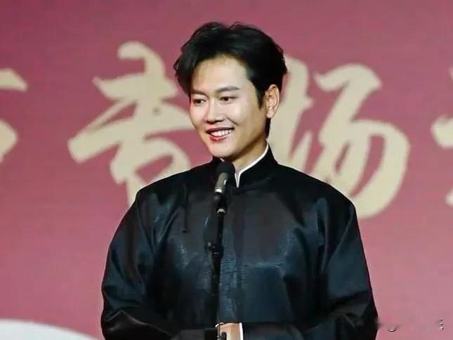 37岁的孟鹤堂官宣生子，让我们明白了选择的重要性，当年那个“北漂”的孟鹤堂为何如