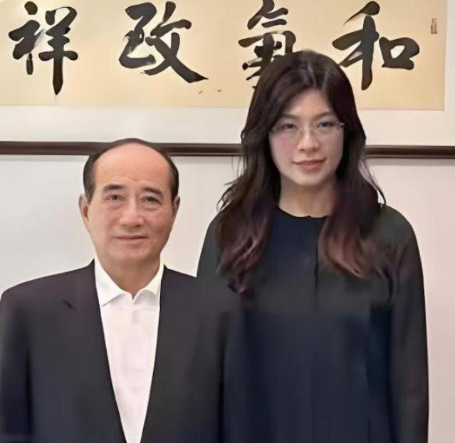 郑丽文大气！
敲定南台湾参选名单，
邀请王金平当顾问！


郑丽文这事
办得特别