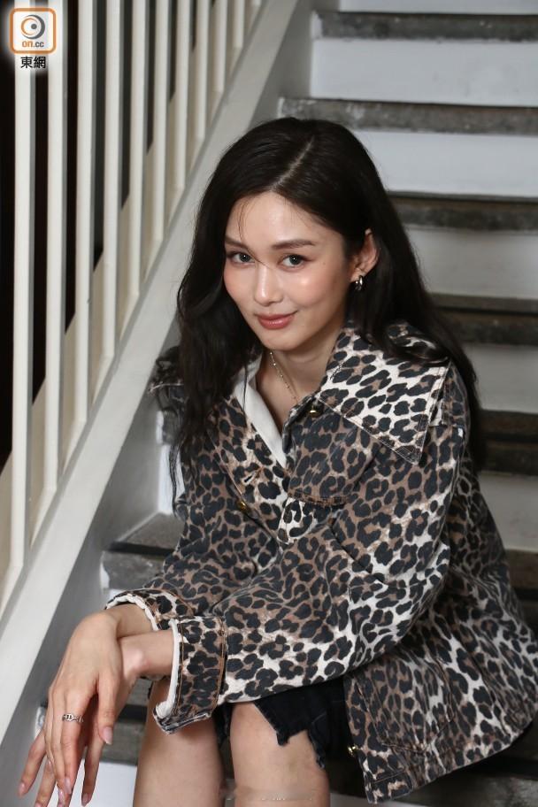 【On.cc】岑麗香感謝苗僑偉突擊考驗　望繼續做花瓶：證明我仲係靚藝人岑麗香在無