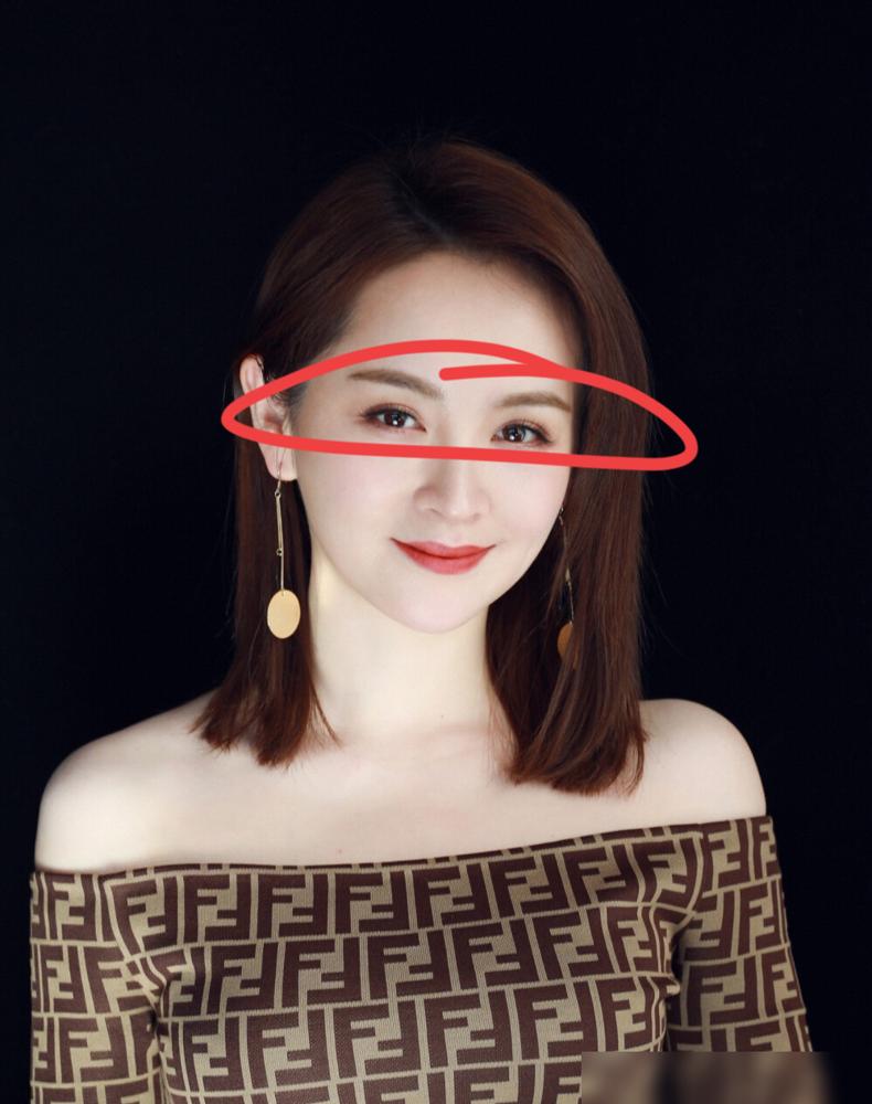 邓莎这个女人
把“家有贤妻不遭横事”具象化了
一直以为她想离婚是缺爱，没想到她是