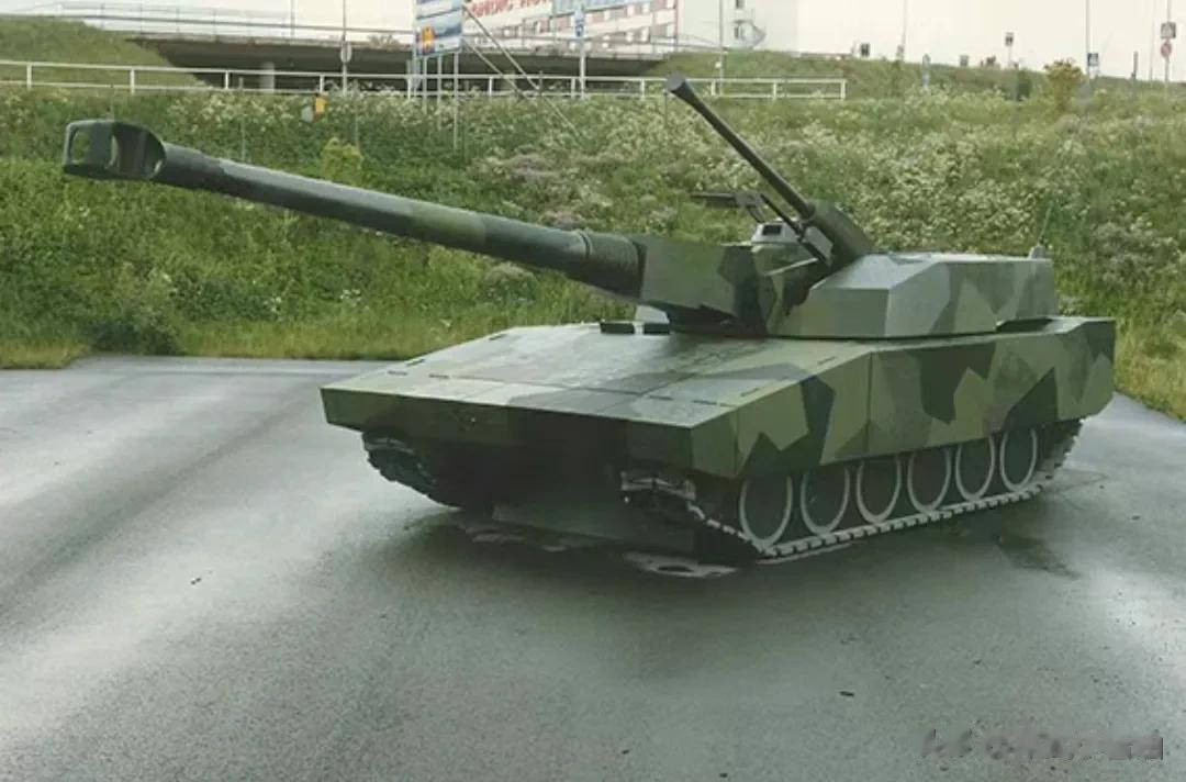 Strv 2000是瑞典陆军于20世纪80年代中后期开展的新一代主战坦克探索性项