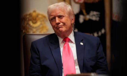 日本这一次天都要塌了，特朗普对于高市早苗的行为感到不爽，在白宫开展的内阁会议中，