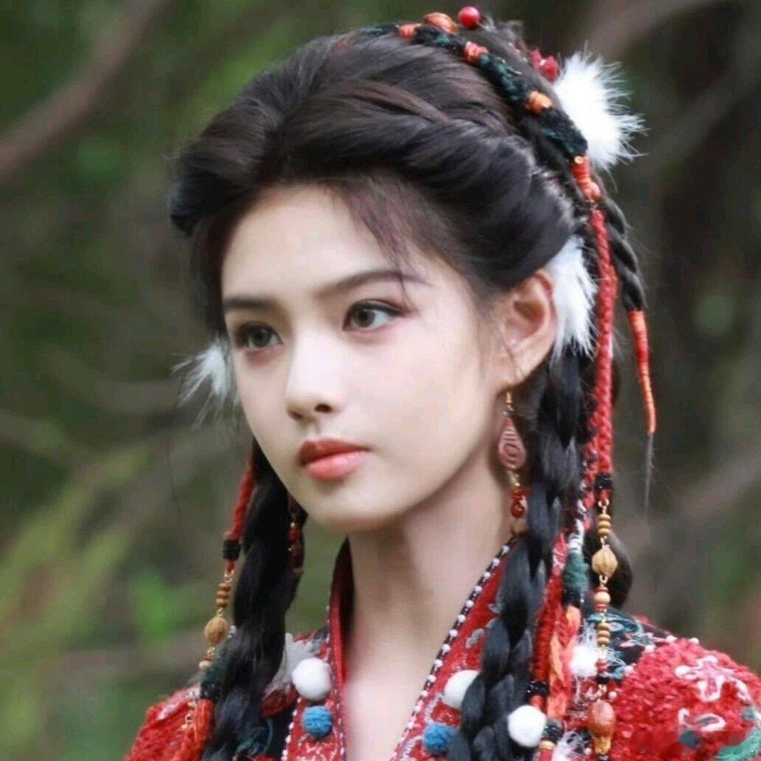 关于“郭敬明把艾米婴儿肥减没了”这一话题，实际上是近期娱乐圈关于演员艾米为角色快