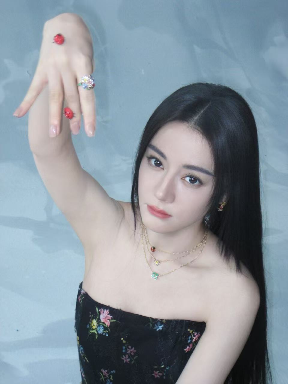 迪丽热巴三登央视春晚迪丽热巴3登央视春晚迪丽热巴三登央视春晚啦迪丽热巴