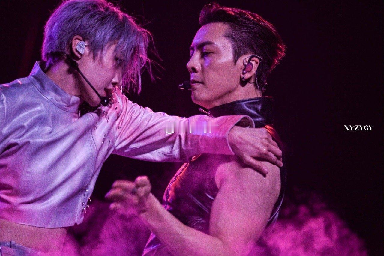 刘雨昕陈伟霆battle是真掰头 内娱舞台稀缺品！两位顶级舞者用最纯粹的身体语言