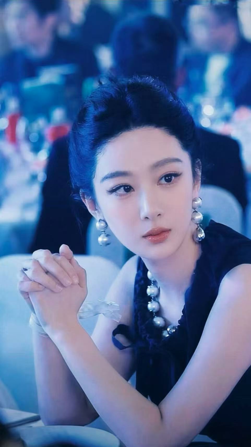 麻烦世俗让让路让我的女孩带着热爱走下去让长情的紫粉奔向人山人海的紫海 