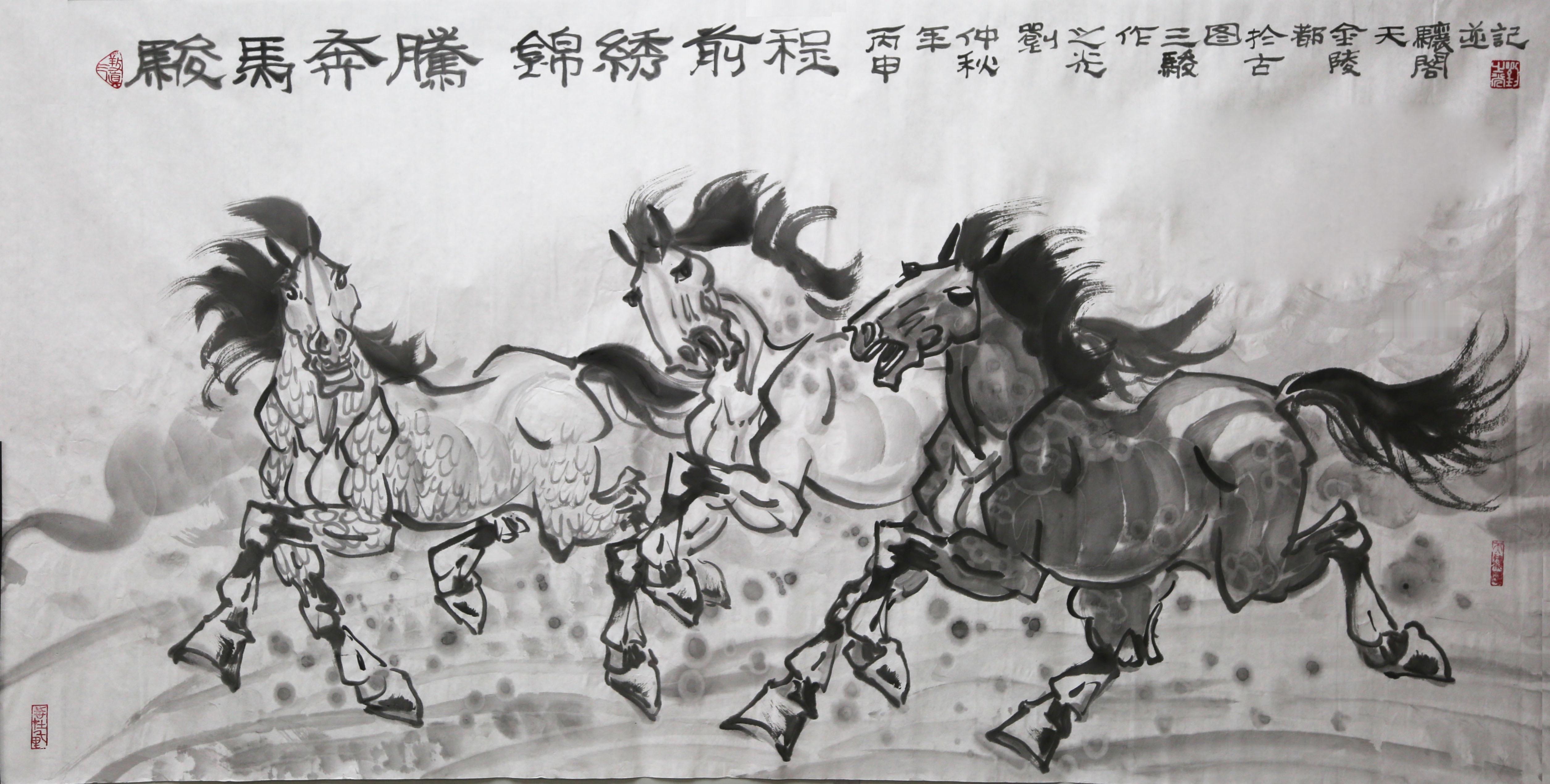 《墨马风骨·传统中的当代冲锋》水墨三骏，跳出“写实”框架，以写意笔锋塑“风骨”。