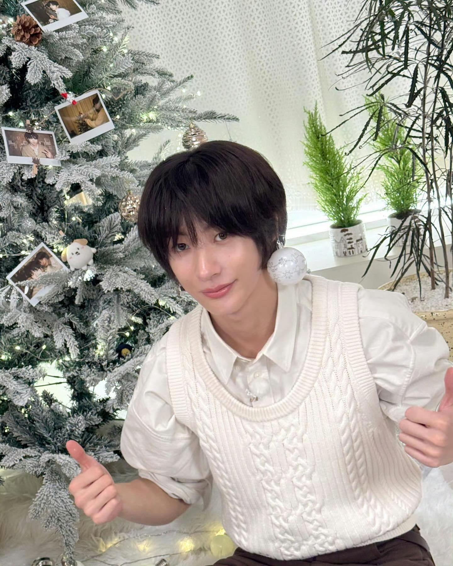 anton[超话]  昨晚有合作舞台，今天有圣诞cover，看过的都说桶妈吃得好