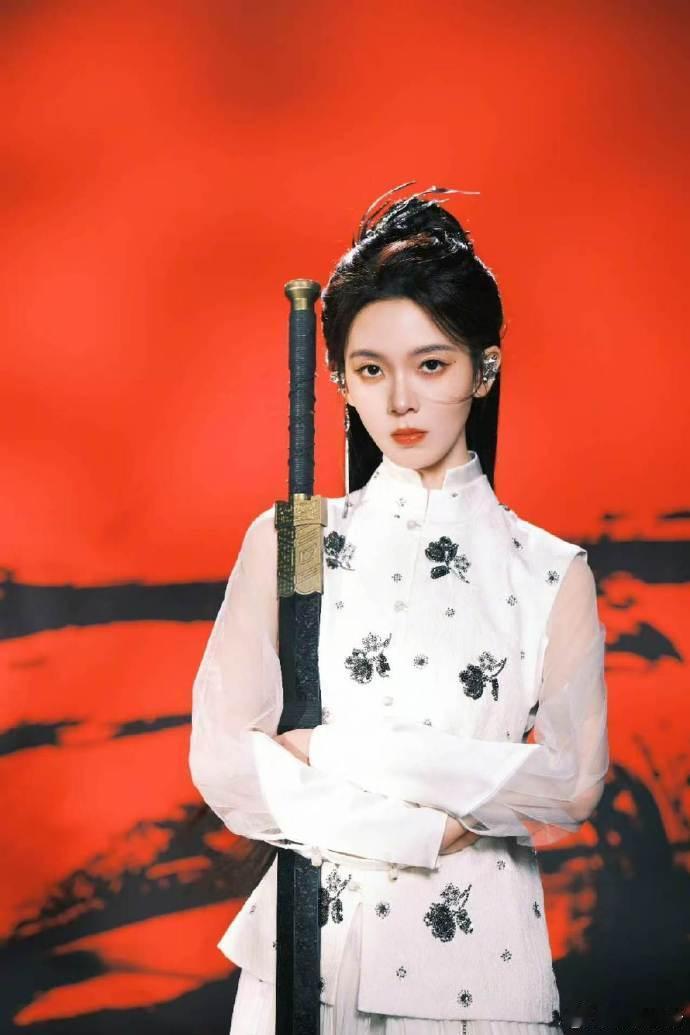 陈瑶陈瑶甜嗓变厚嗓浪姐直播音色跨度突破惊喜，展现不曾显露的唱功 