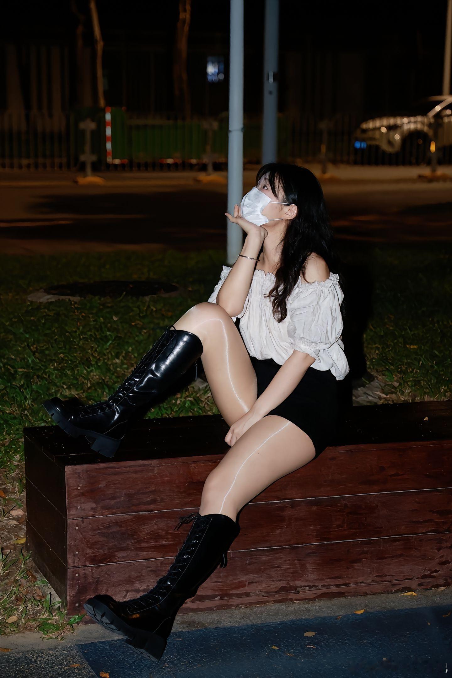 顶级街拍 闪闪发光美女绘梦长廊