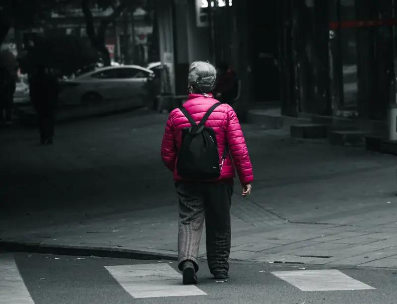 71岁成都老太一年低调赚6亿准备上市 71岁成都老太范玉兰太牛了！她本是妇产科医