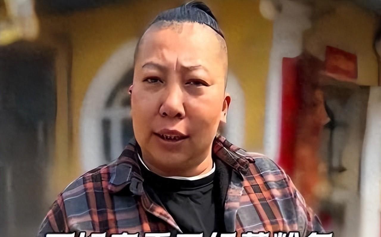 网红“东北雨姐”火了，但这次不是因为她的直播，而是因为一纸罚单——165万元！她