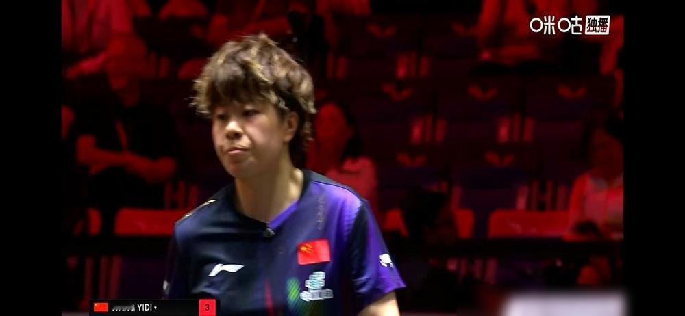 王艺迪和杜凯琹，场下“杜杜”叫得亲，赛场上却能把你打到六亲不认，就离谱。
 
前