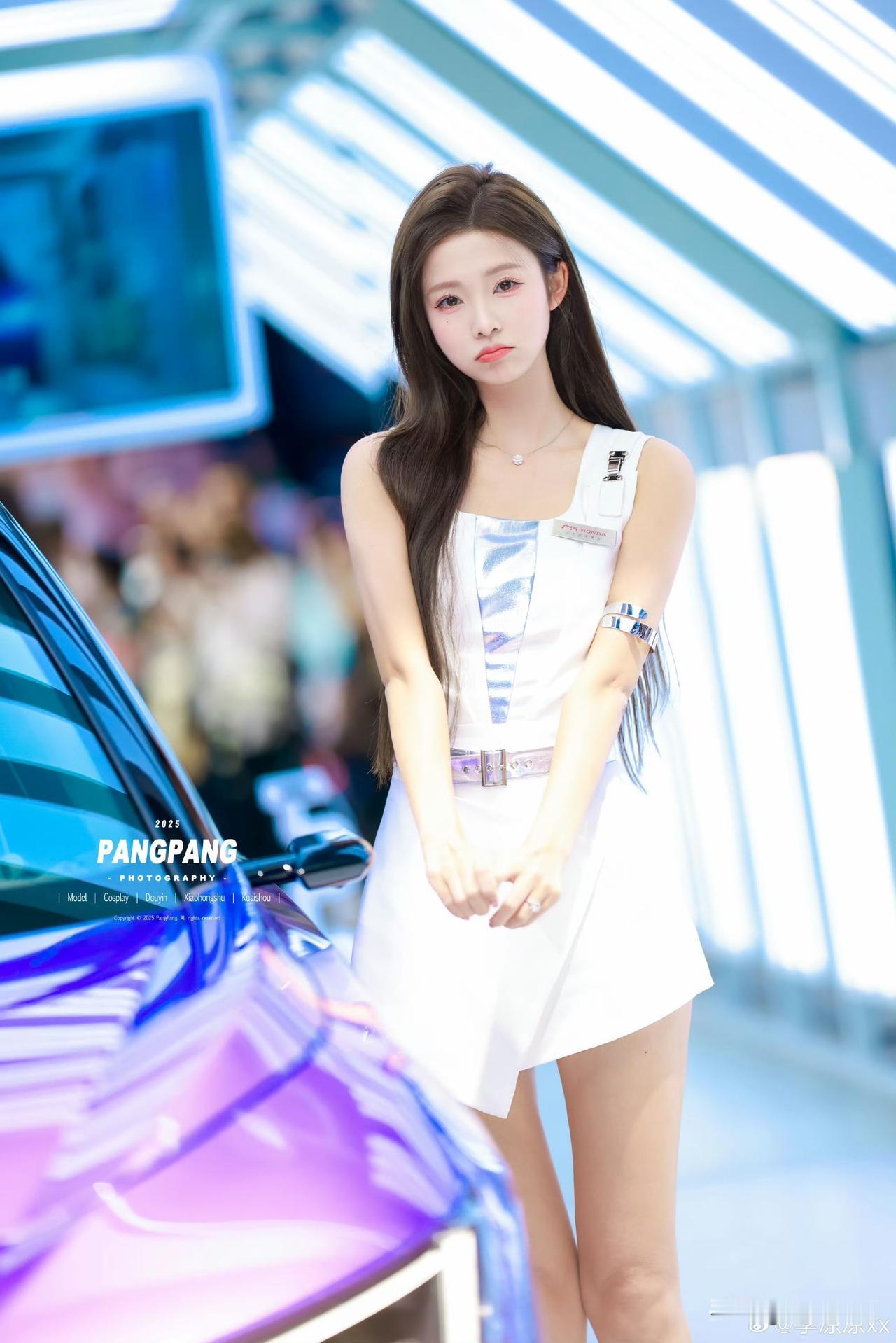 2025广州车展李凉凉[飞吻][飞吻]