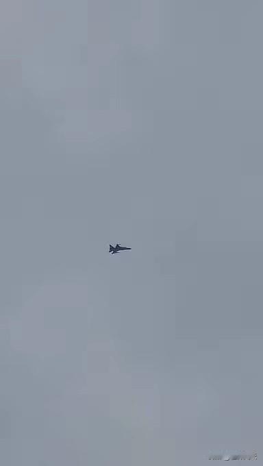 突发！巴基斯坦空军JF-17枭龙战斗机升空，接连击落2架自杀式无人机！当地时间2