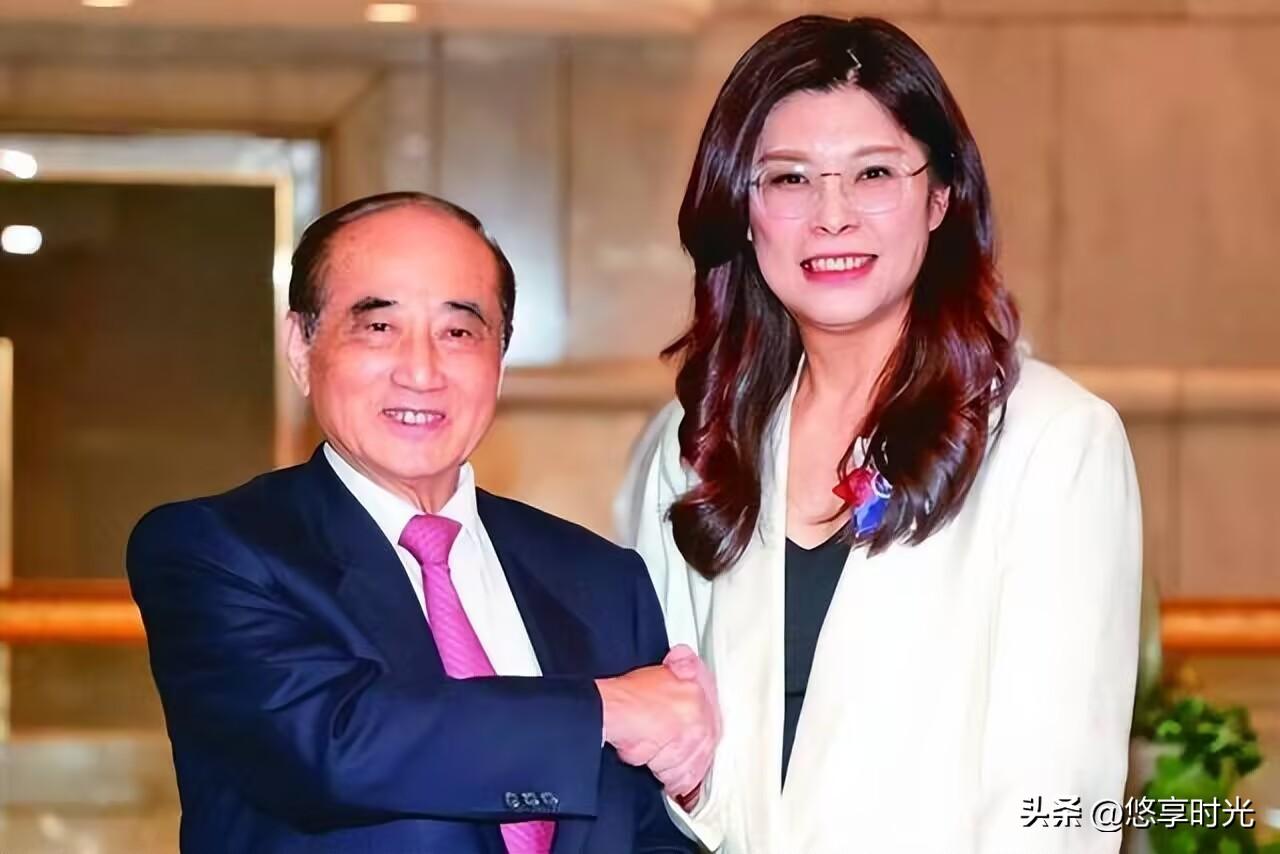 郑丽文这一手确实高明，访陆前先拜码头，既稳住了党内本土派大佬，也给足了王金平面子