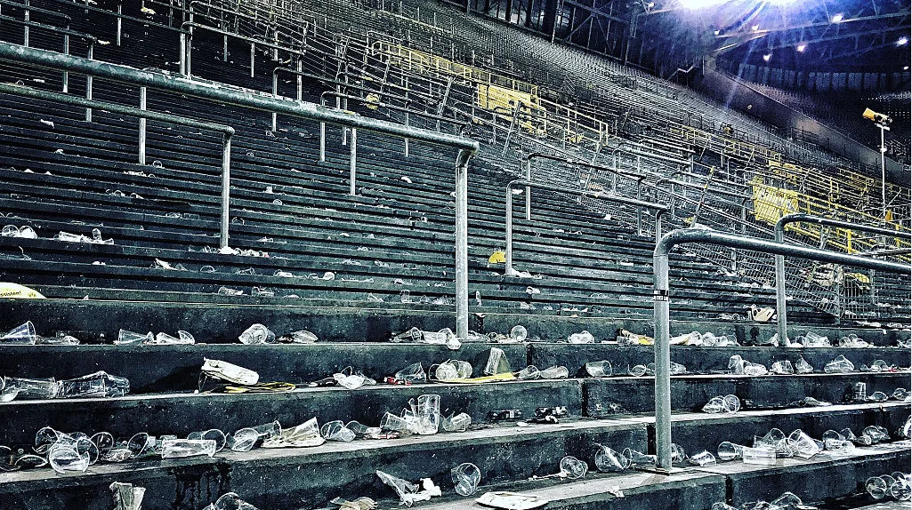 为什么德甲在复活节前的周五没有比赛？历来周五夜场是德甲每轮的首战，为周末的足球盛